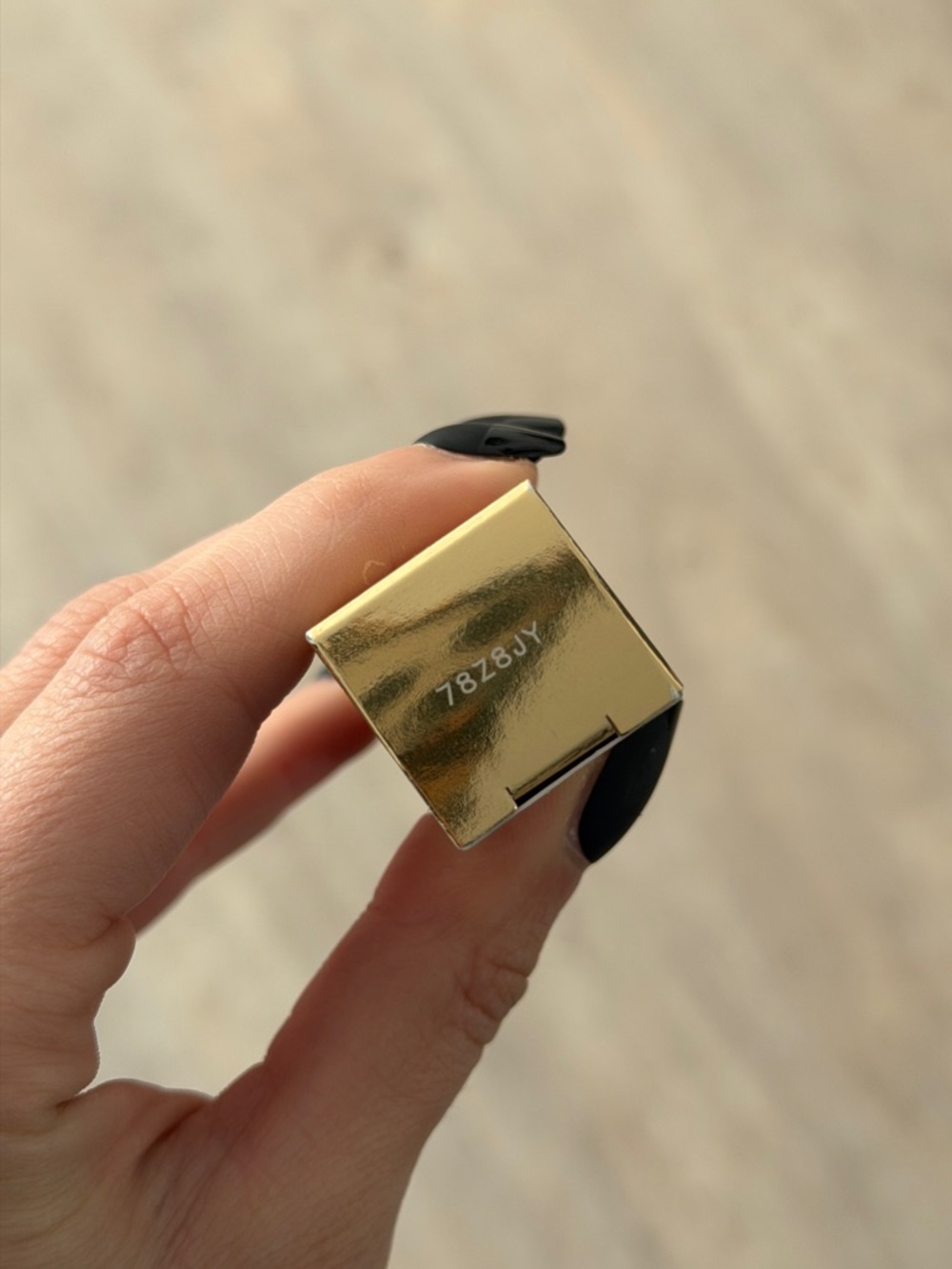YSL Candy Glaze Lip Gloss Stick Shade 18 Bubblegum - Picture 4 of 4